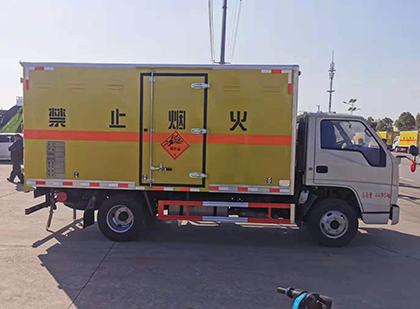 七里河爆破器材运输车工人安全操作规范与智能技术保障